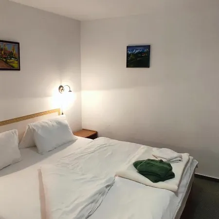 Helene S Mini Pivovarem Kytlice