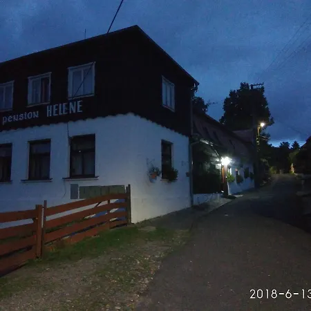 Helene S Mini Pivovarem Kytlice